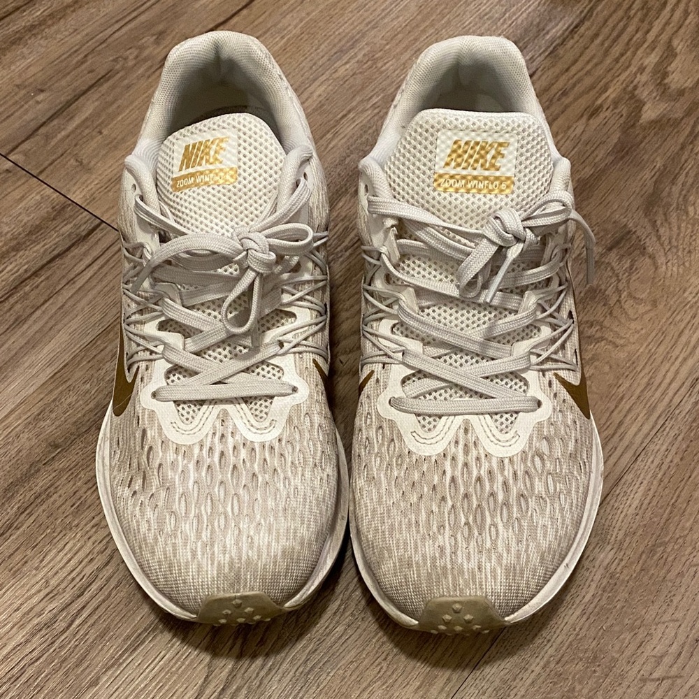 Nike Cream and Gold Running Shoes
